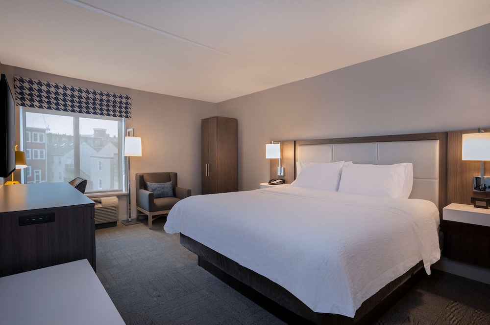 Hampton Inn by Hilton Boston Cambridge - photo 12