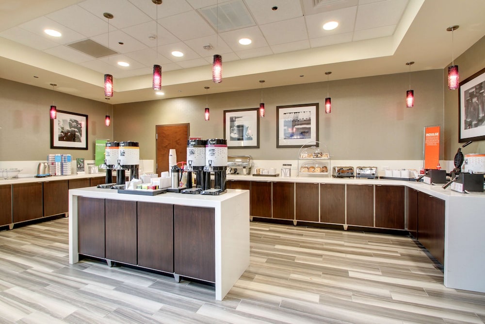 Hampton Inn & Suites Greenville Airport SC - photo 54