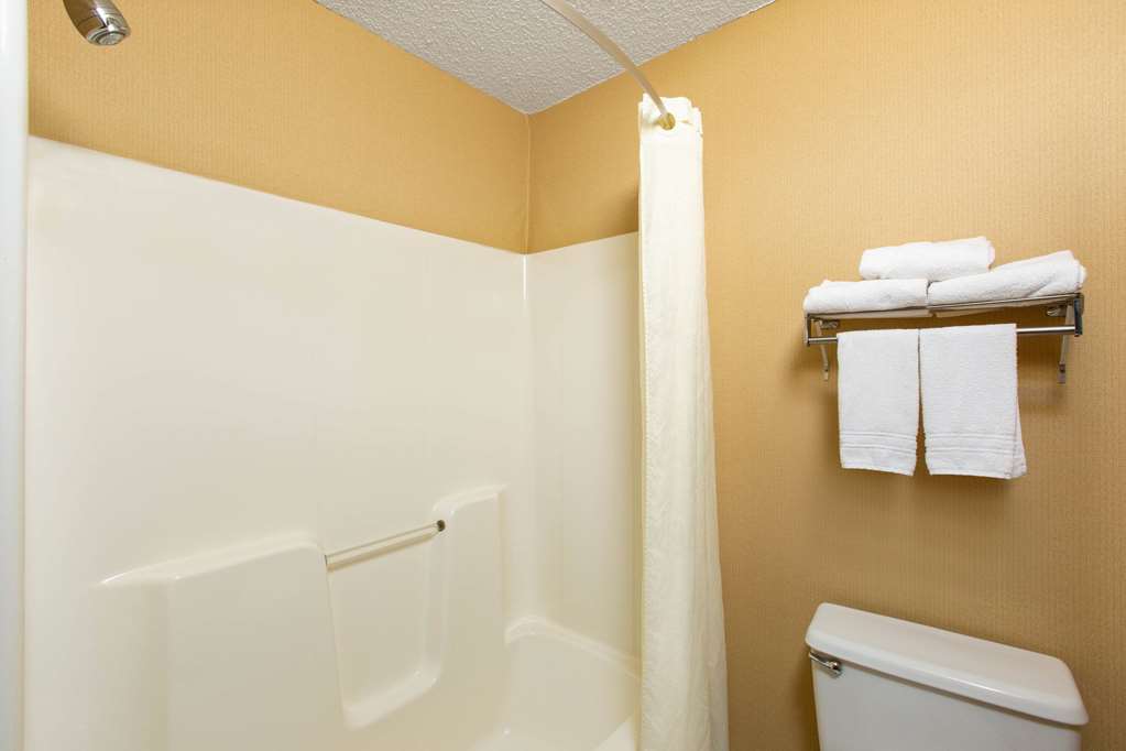 Super 8 by Wyndham Salina I 70 - photo 26