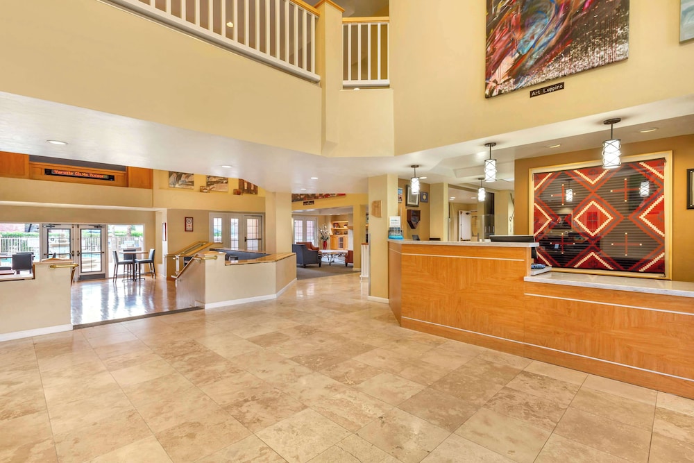 Hilton Vacation Club Varsity Club Tucson - photo 3
