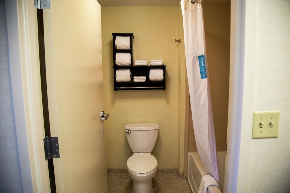 Hampton Inn & Suites Sharon - photo 56