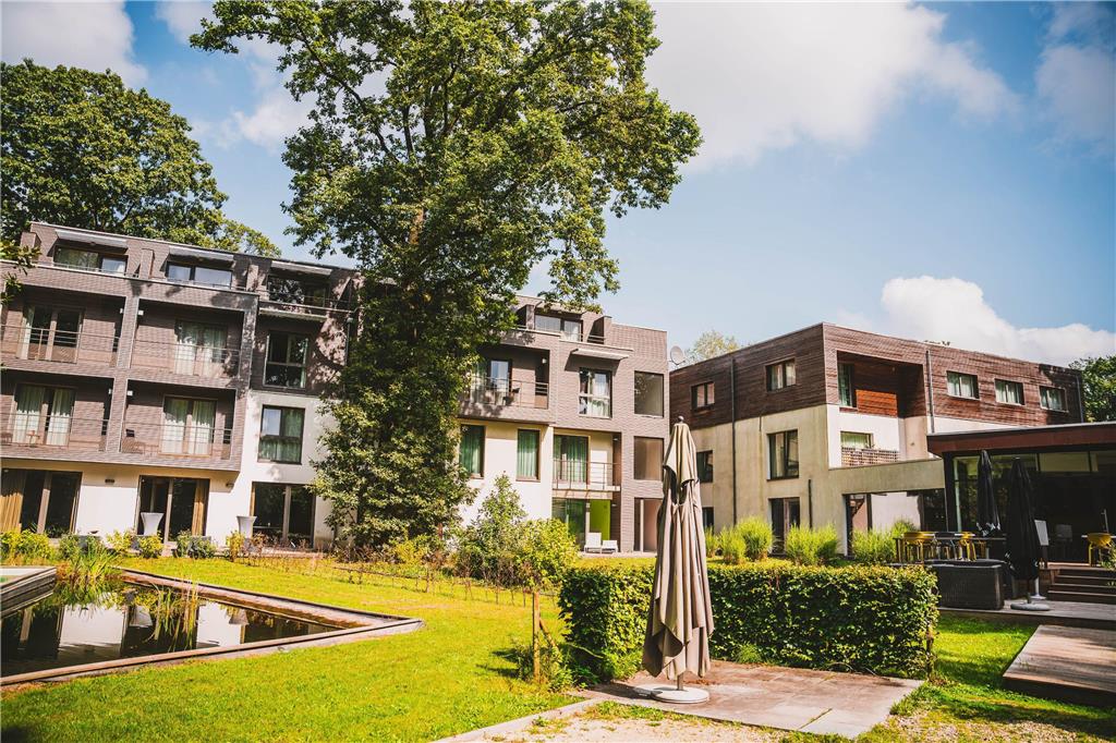 Utopia Hotel - carbon neutral hotel in Jurbise