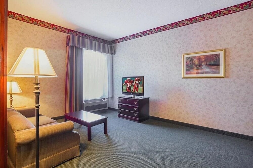 Red Roof Inn Whitley City - photo 10