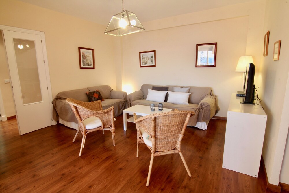 OCEANO Family Home free parking by Cadiz4Rentals — 4-Star Luxury Hotel in Cadiz, Spain