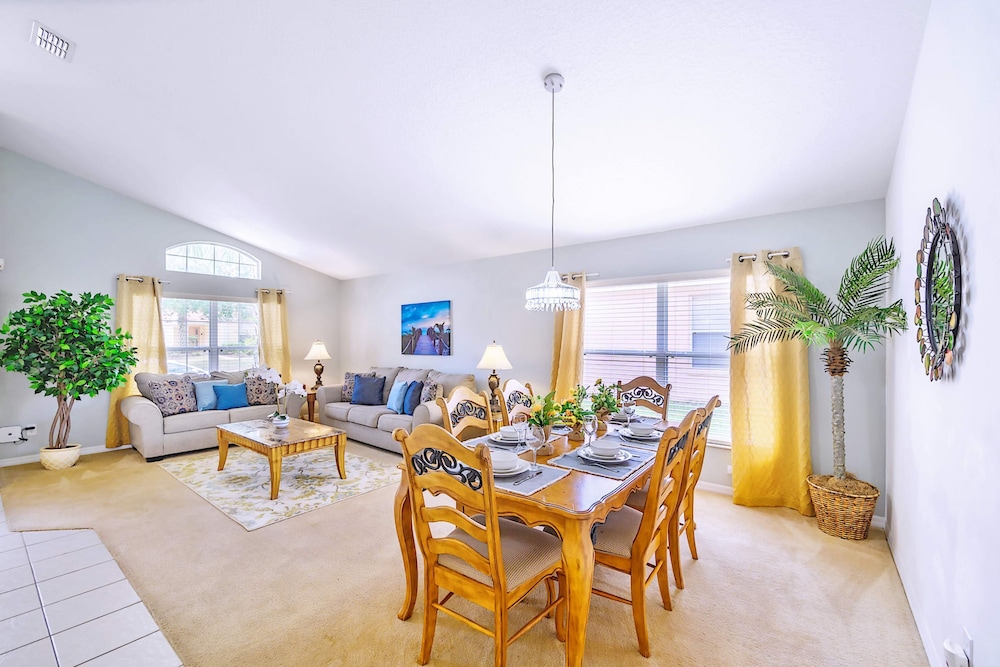 4BR Family Resort Home Private pool & Games Room - photo 12