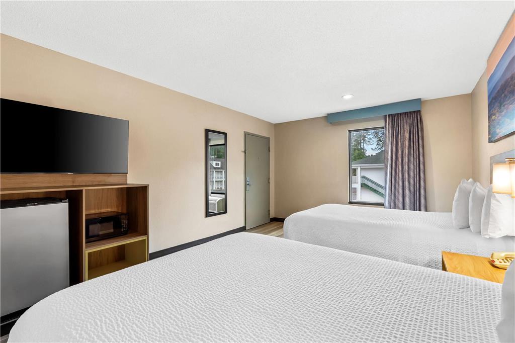 Days Inn by Wyndham Bainbridge - photo 18