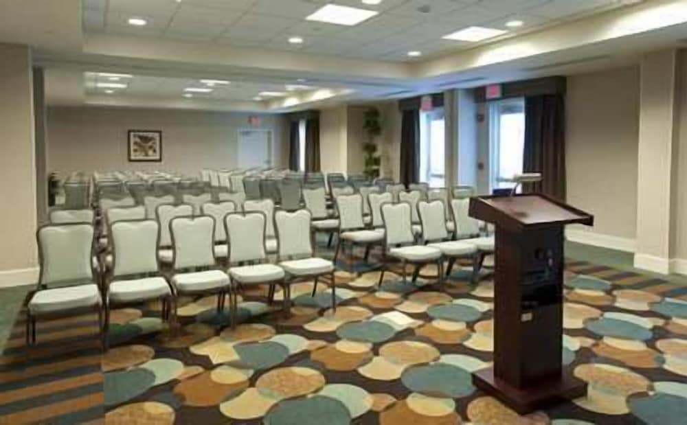 Hilton Garden Inn Mt. Laurel - photo 39