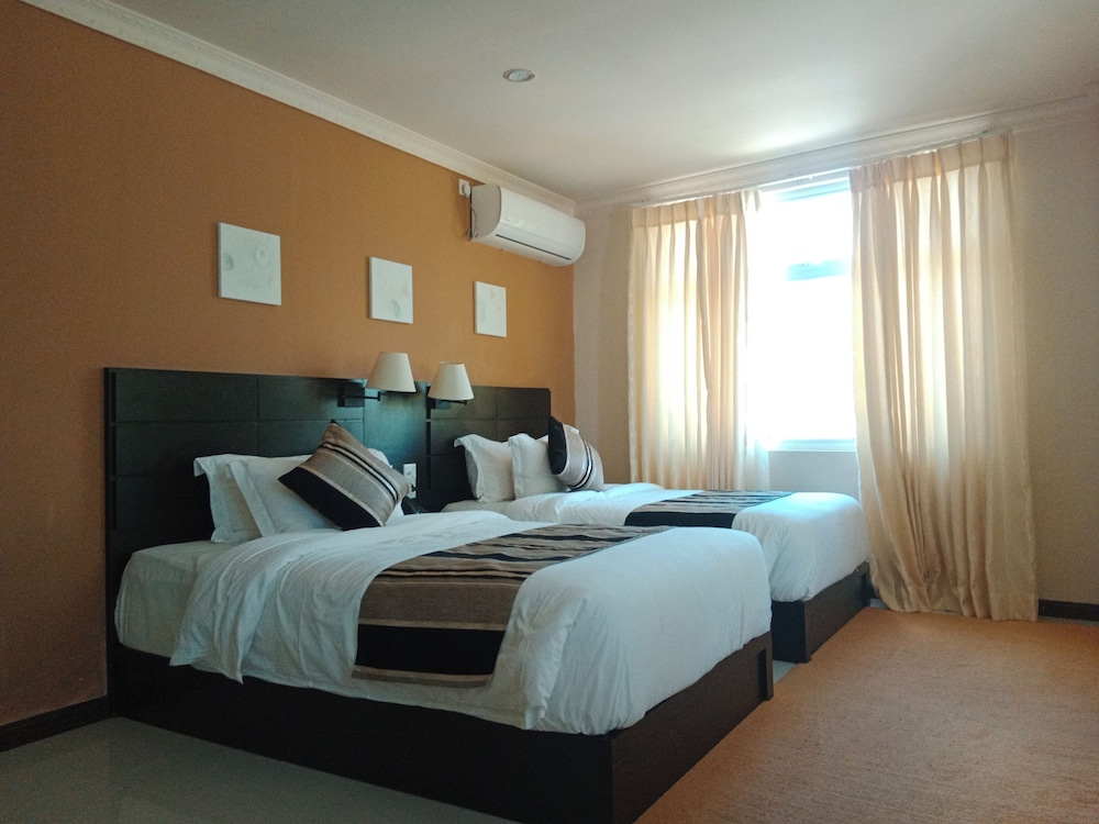 Lagoon Lodge — Hithadhoo — photo 4