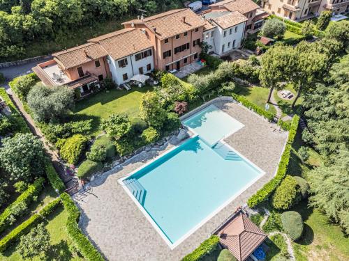 Garda House Pool Terrace Nature Free Parking — 4-Star Luxury Hotel in Ponti Sul Mincio, Italy