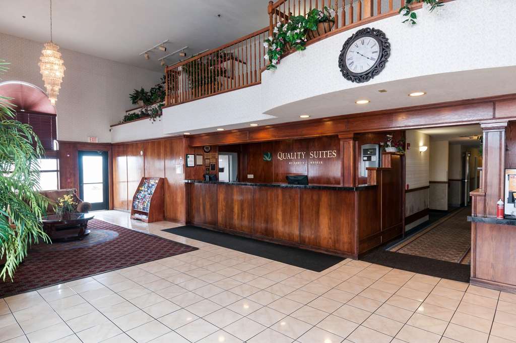 Quality Suites Albuquerque Airport - photo 4
