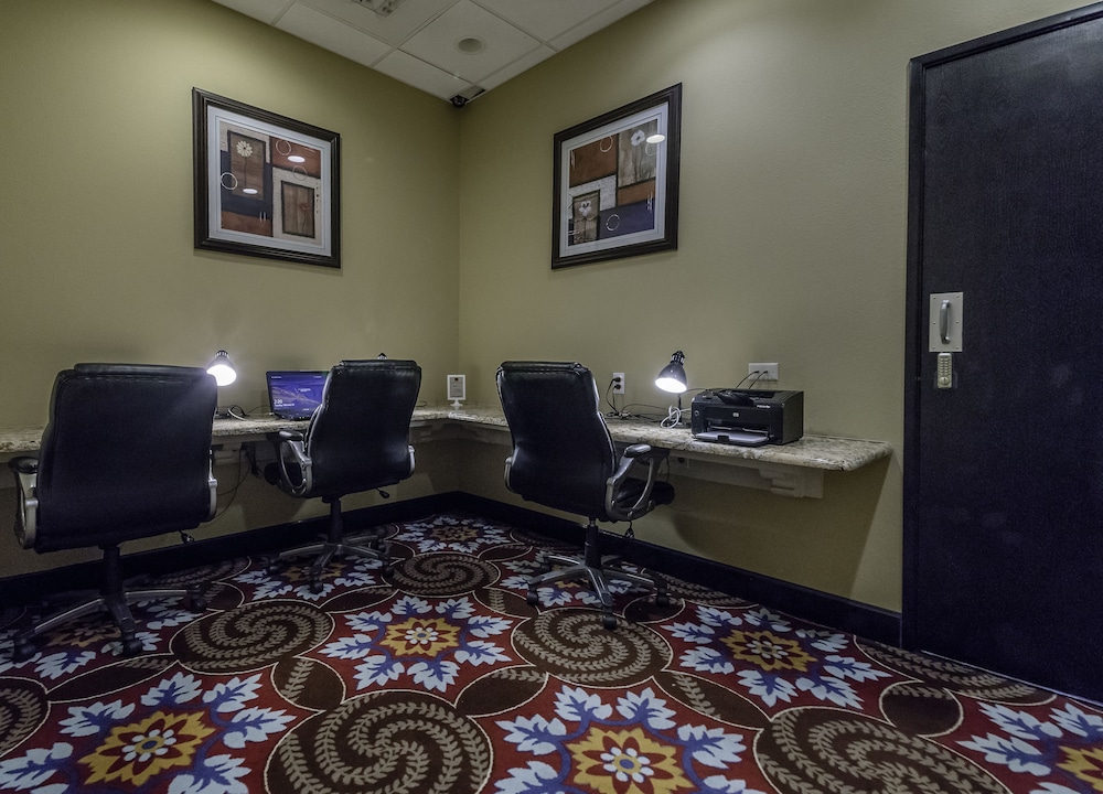Causeway Bay Hotel - photo 25