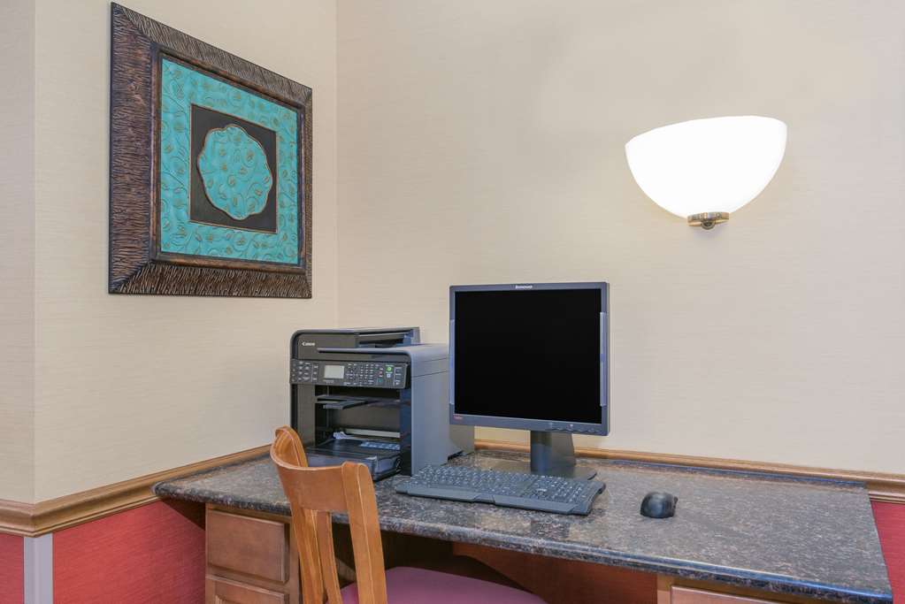 Super 8 by Wyndham Marshalltown - photo 15
