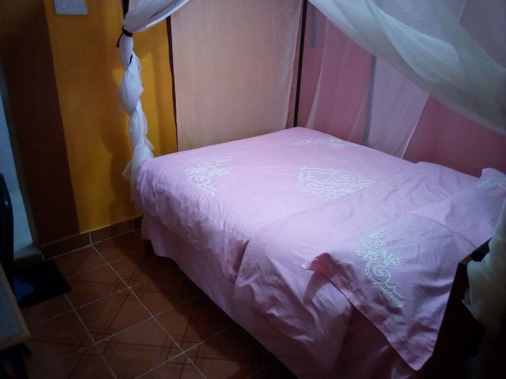 Zombewood Hotel in Kitui, Kenya