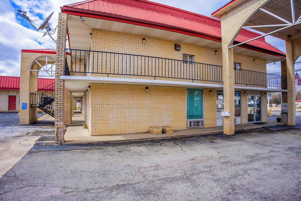 Ozark Junction mountain view by OYO - photo 85