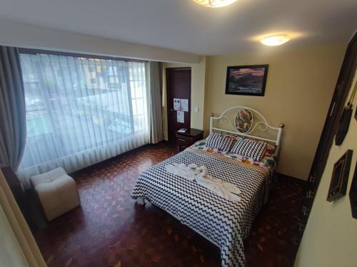 Matrimonial Turi Centro De La Ciudad Garaje in Banos, Ecuador