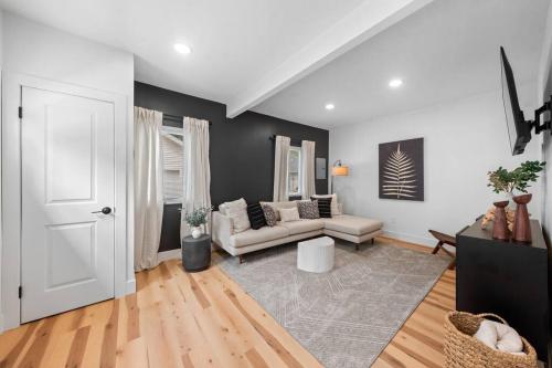 Charming Home in Cleveland 3219 — 4-Star Luxury Hotel in Brooklyn, United States