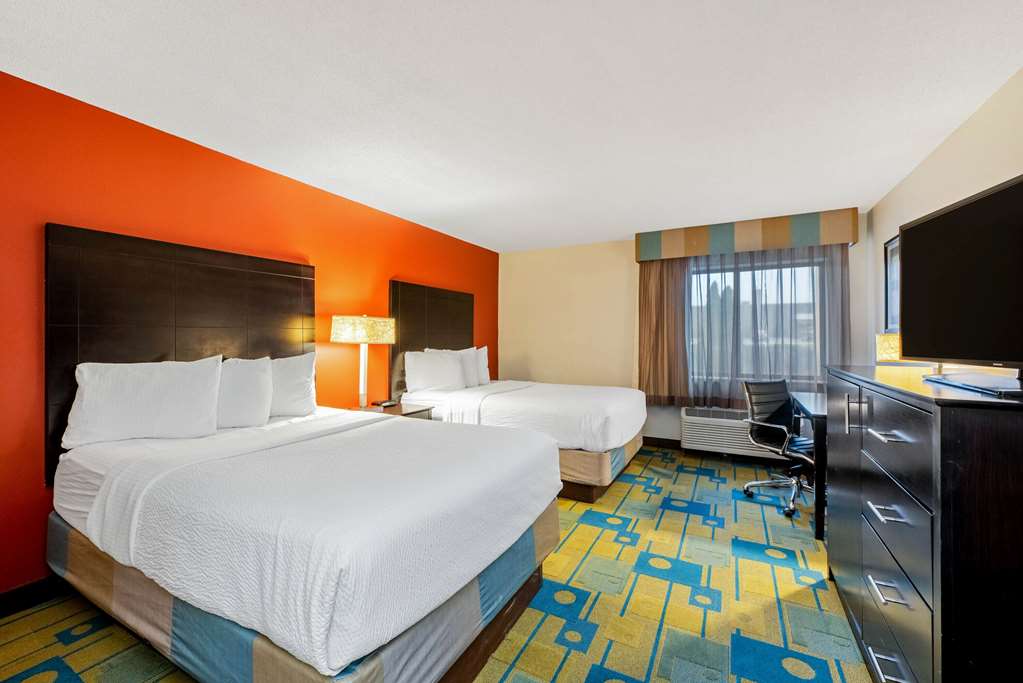 La Quinta Inn & Suites by Wyndham Mansfield OH - photo 21