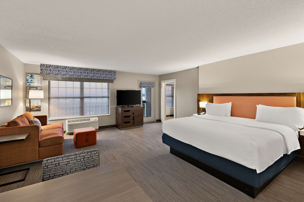 Hampton Inn & Suites by Hilton Petoskey - photo 31