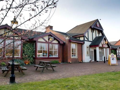 Toby Carvery Strathclyde M74 J6 by Innkeeper's Collection — hotel in Motherwell