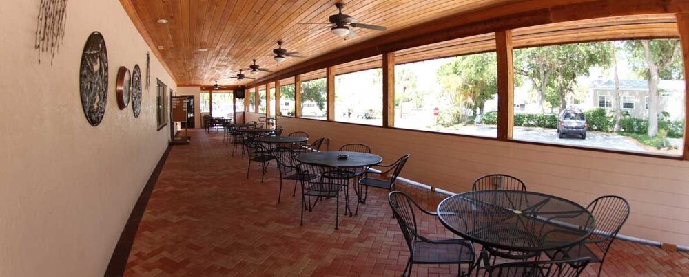 Road Runner Travel Resort Caravan Park - photo 45