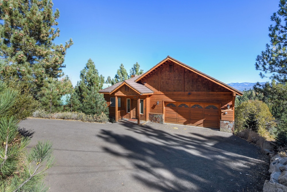 Hilltop Hideaway w Game Room & Forest Views - photo 34