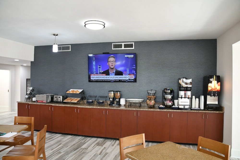 Baymont by Wyndham Macon I 75 - photo 21