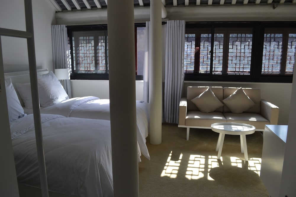Xitang West Garden Hotel — Jiashan