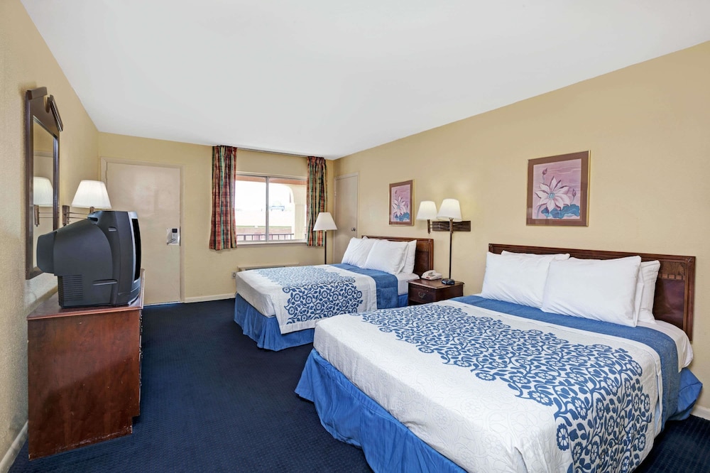 Days Inn by Wyndham Newport News - photo 5