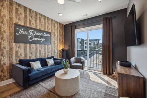 Rhinestone Cowboy in East Nashville 5 minutes to Downtown and Broadway — 4-Star Luxury Hotel in Nashville, United States