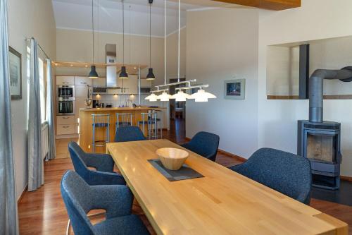 Sleepers Barn - carbon neutral hotel in Bodmin