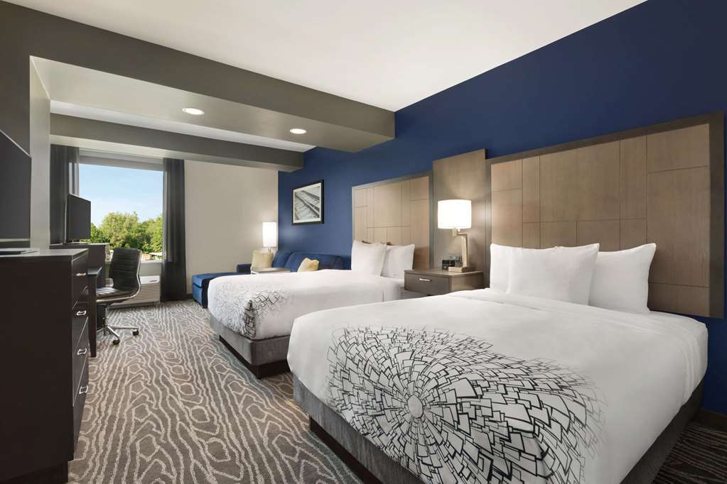 La Quinta Inn & Suites by Wyndham Rock Hill - photo 43
