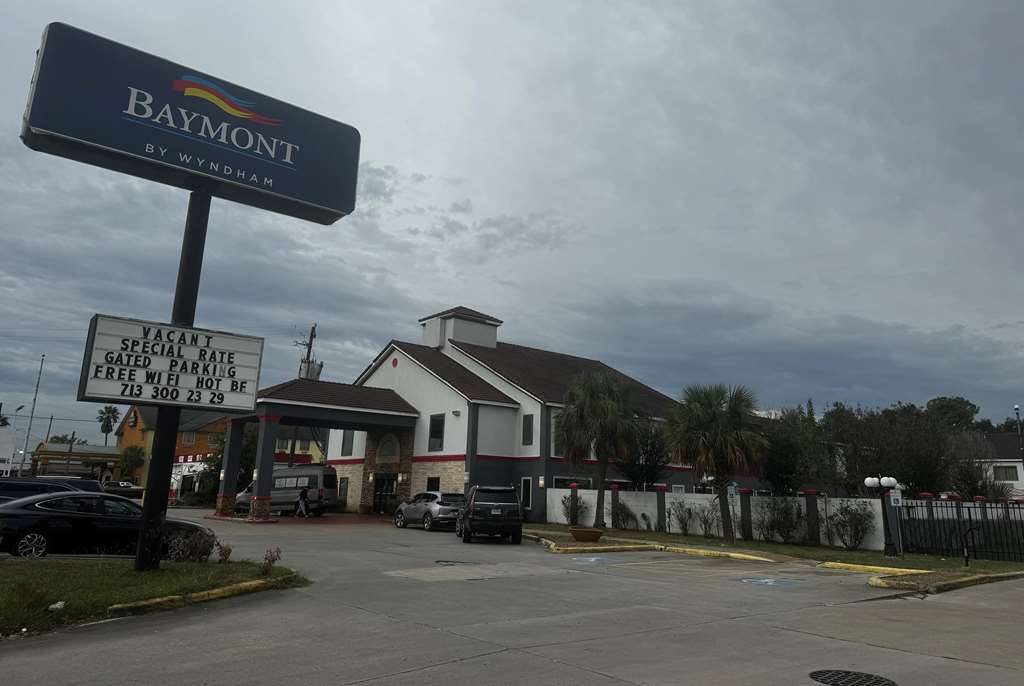 Baymont by Wyndham Houston North - photo 3