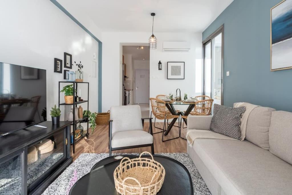 Moon Light 1 Bedroom Apartment in Larnaca — 4-Star Luxury Hotel in Larnaca, Cyprus