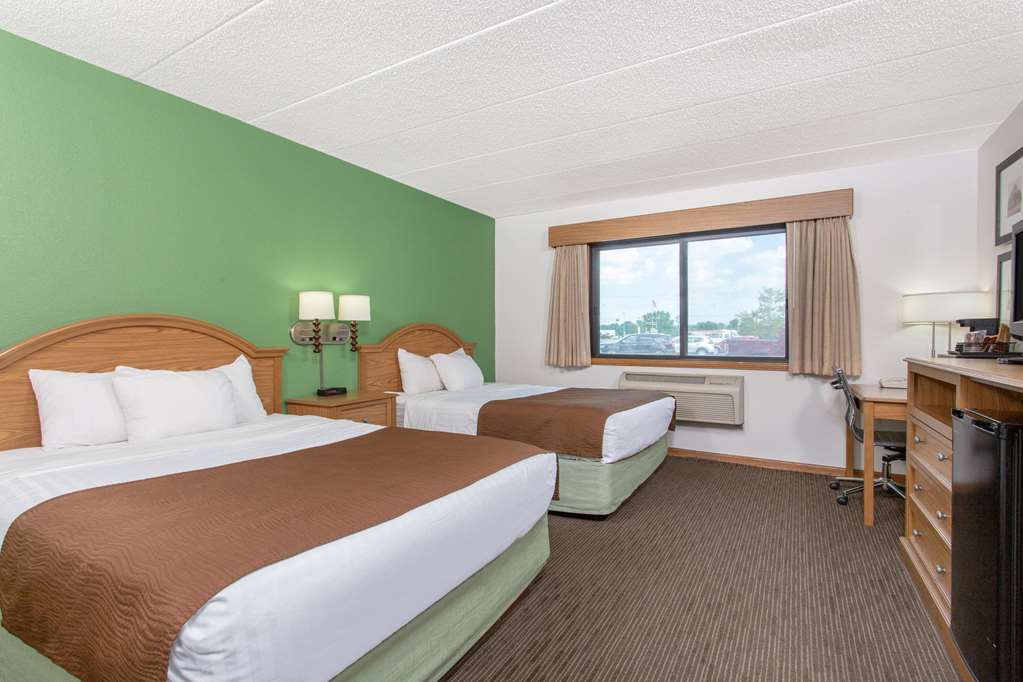 AmericInn by Wyndham Eau Claire - photo 10