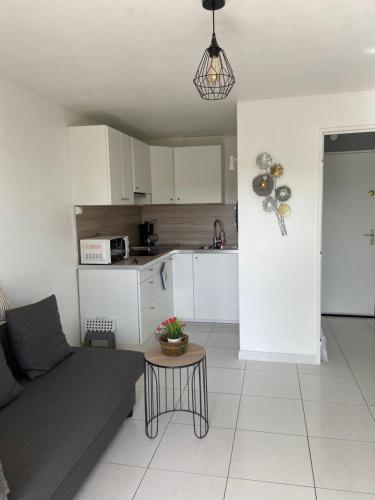 Vue Mer Et Verdure in Villers-Sur-Mer, France