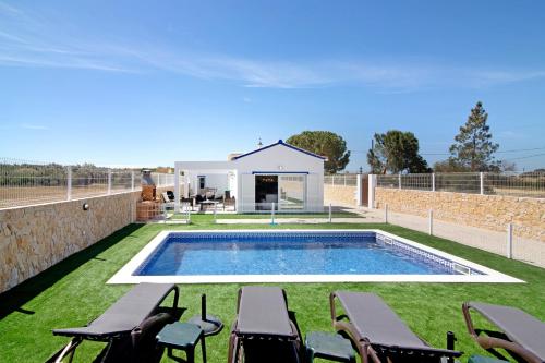 Villa Flora — 4-Star Luxury Hotel in Algoz, Portugal