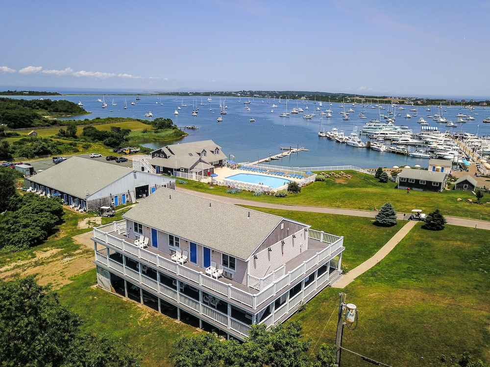 Champlin's Marina & Resort - photo 15