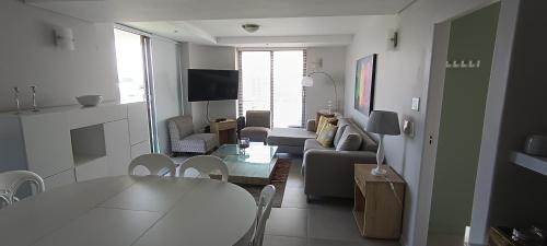 502 Hibernian Towers — 4-Star Luxury Hotel in Cape Town, South Africa