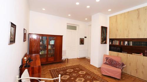City Center Charm Family Apartment By Wehost