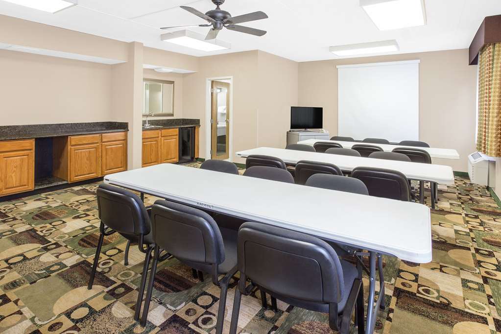 Baymont by Wyndham Janesville - photo 14