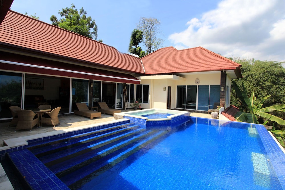 Villa Ebel — 4-Star Luxury Hotel in Sukasada, Indonesia
