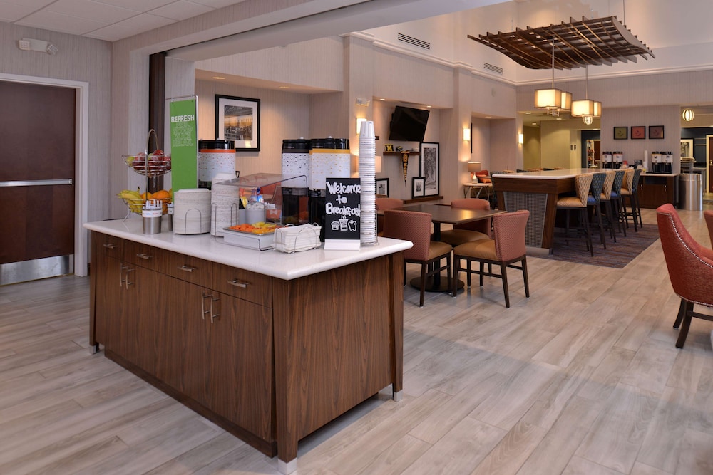 Hampton Inn & Suites Ann Arbor West - photo 50
