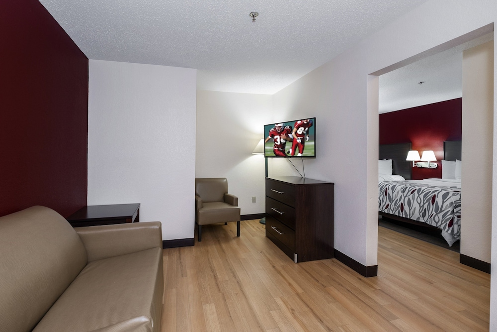 Red Roof Inn & Suites Dover Downtown - photo 11