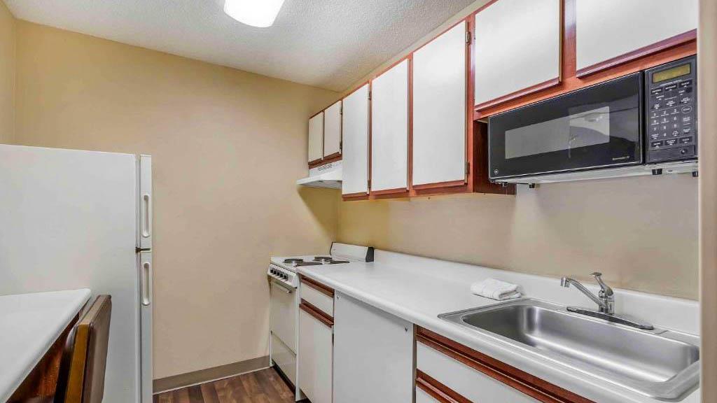 Studio 6 Extended Stay Florence KY Meijer Dr. Cincinnati - photo 23