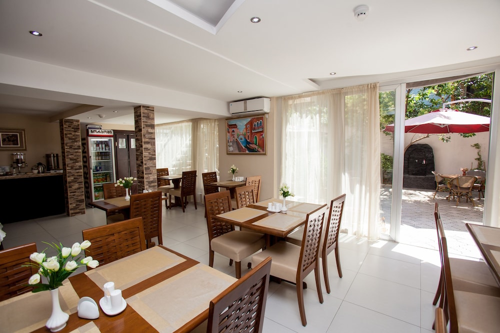 מזון ומשקאות