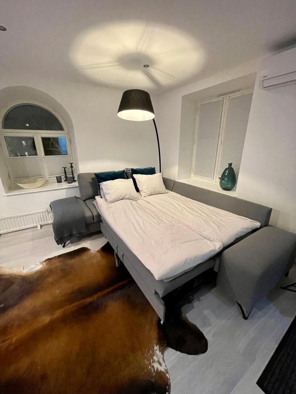 Luxury penthouse with terrace & sauna in Old Town