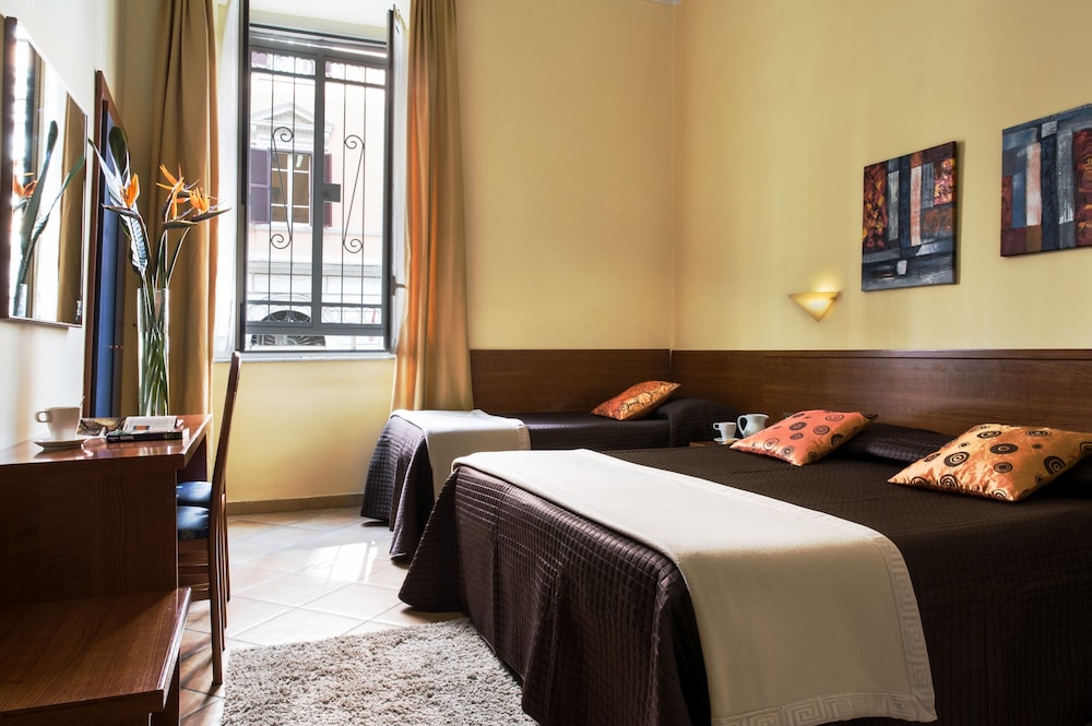 Hotel Cervia - last minute hotel in Rome