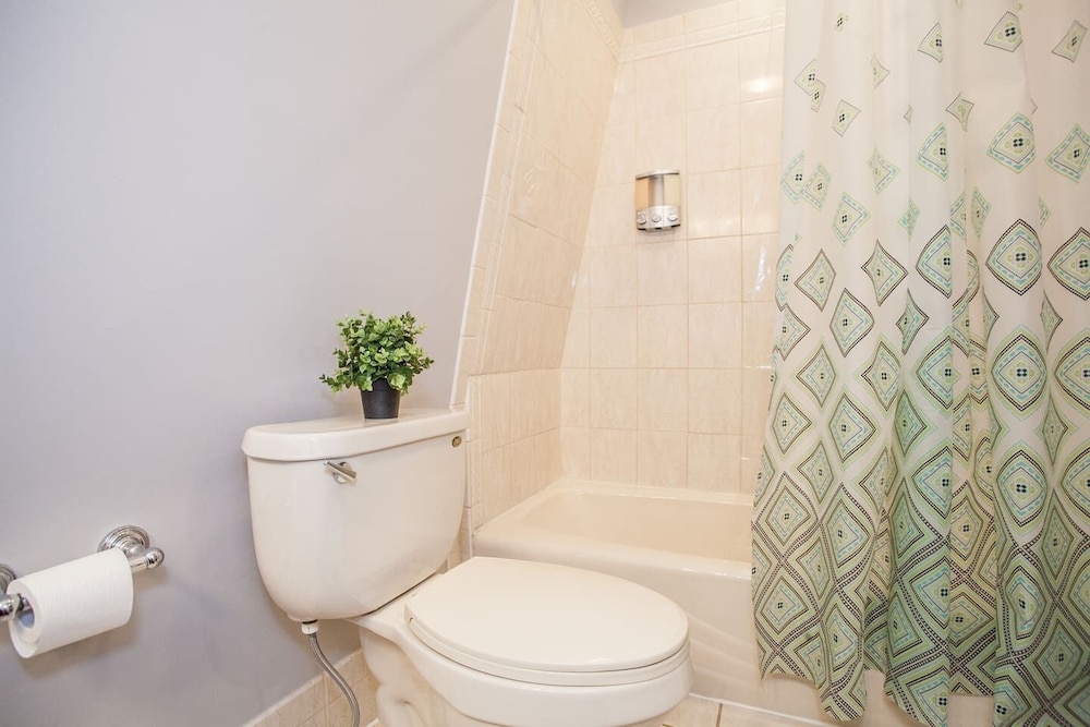 Sleep10 2 Full Bath 5bed Near Northend & Dowtown - photo 21