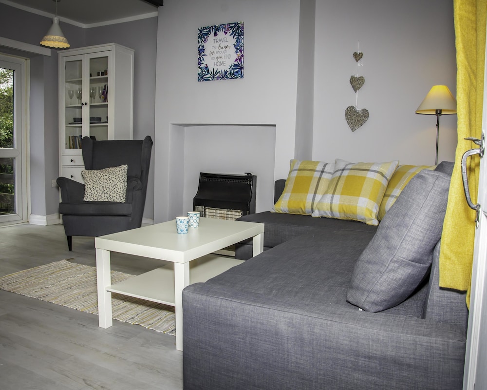 Sunny Cottage — 4-Star Luxury Hotel in Haworth, United Kingdom