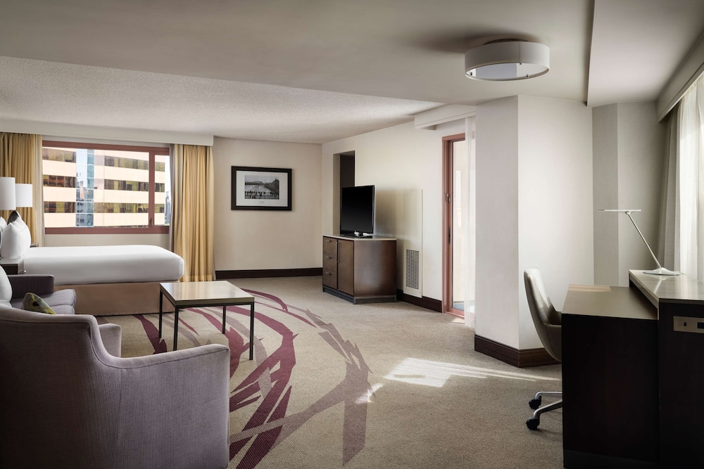 Hilton Long Beach Hotel - photo 24